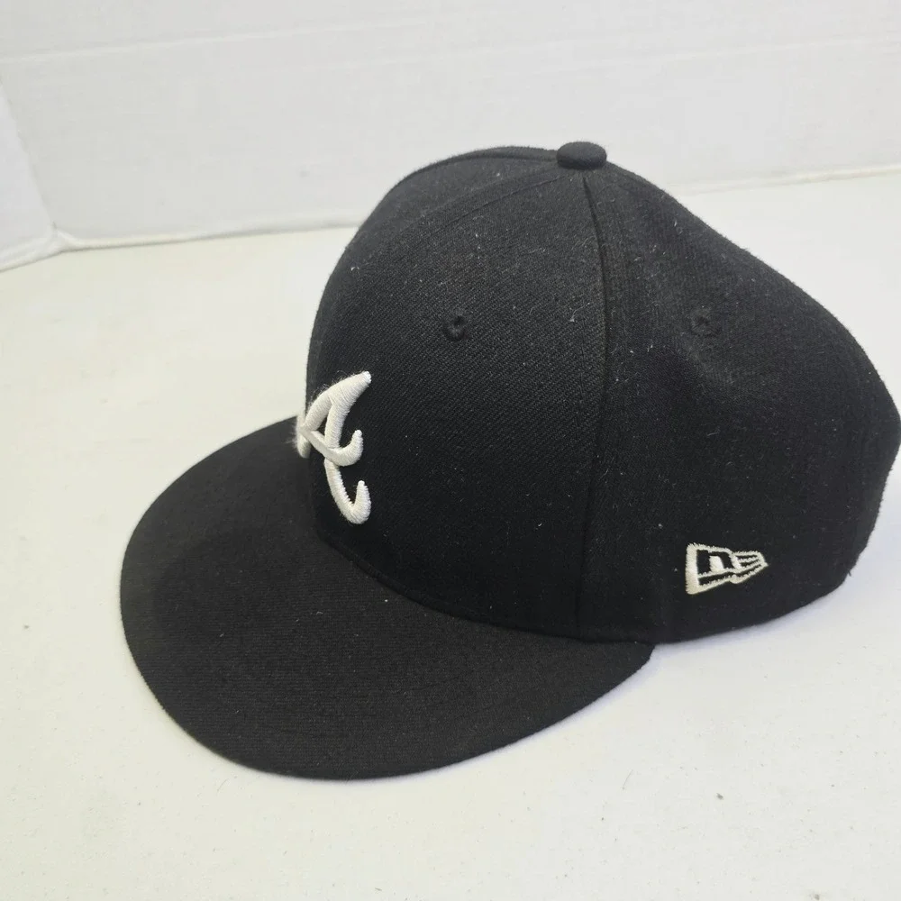 New Era Men's Atlanta Braves 59FIFTY Fitted Hat 7 3/8 Black White Logo Cap U3